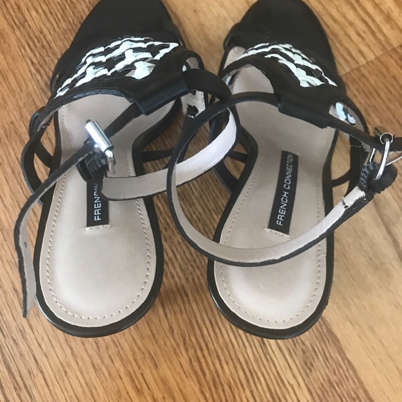 New French Connection Linny Sandal. 7.5 - Picture 10 of 10